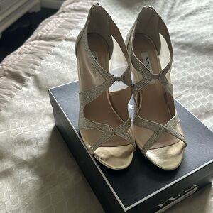 New in box, Nina soft silver tone shoes
